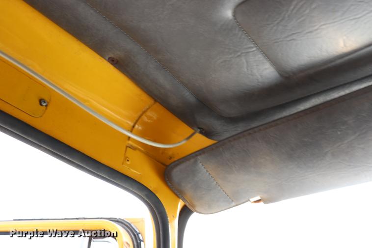 image for item DQ9443 1984 Autocar 875 crane truck