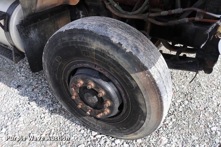 image for item DQ9443 1984 Autocar 875 crane truck