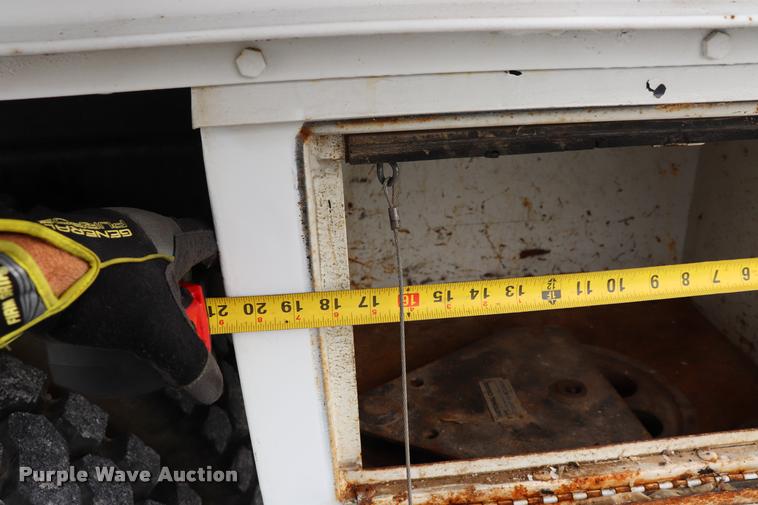 image for item DQ9443 1984 Autocar 875 crane truck