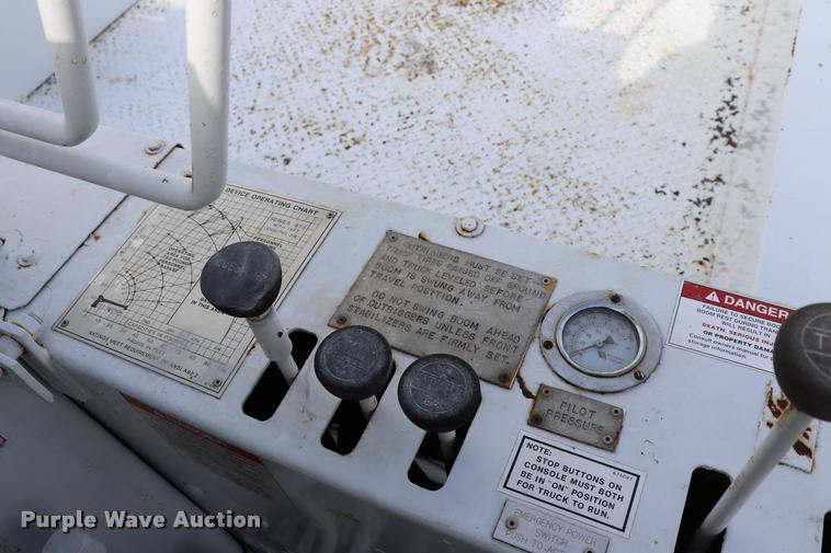 image for item DQ9443 1984 Autocar 875 crane truck