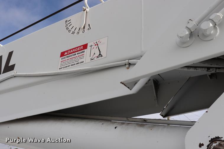 image for item DQ9443 1984 Autocar 875 crane truck