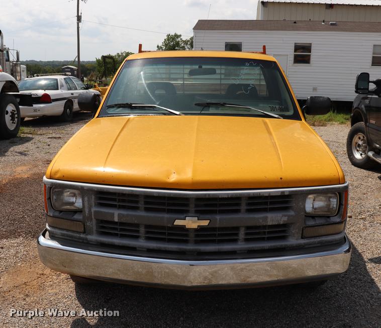image for item DQ9459 1994 Chevrolet Cheyenne 1500 pickup truck