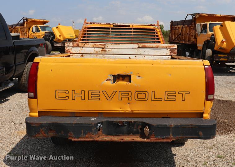 image for item DQ9459 1994 Chevrolet Cheyenne 1500 pickup truck