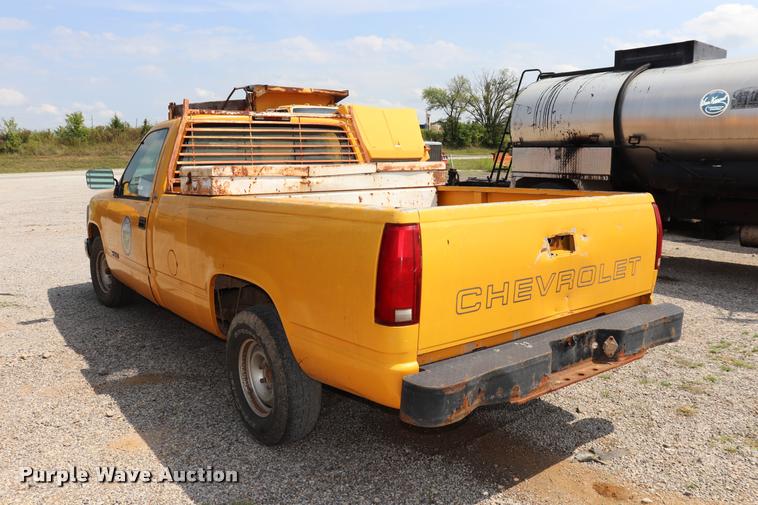 image for item DQ9459 1994 Chevrolet Cheyenne 1500 pickup truck