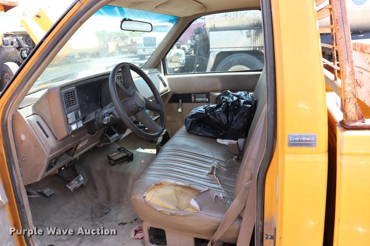 image for item DQ9459 1994 Chevrolet Cheyenne 1500 pickup truck