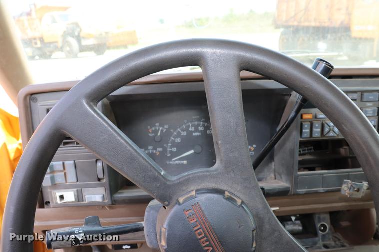 image for item DQ9459 1994 Chevrolet Cheyenne 1500 pickup truck