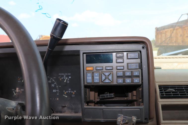 image for item DQ9459 1994 Chevrolet Cheyenne 1500 pickup truck