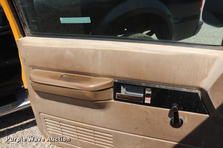 image for item DQ9459 1994 Chevrolet Cheyenne 1500 pickup truck