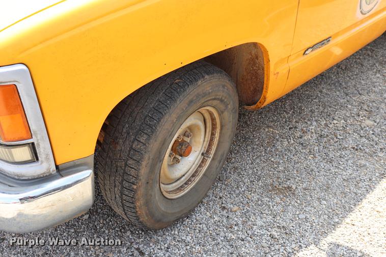 image for item DQ9459 1994 Chevrolet Cheyenne 1500 pickup truck