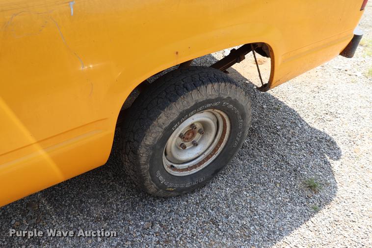 image for item DQ9459 1994 Chevrolet Cheyenne 1500 pickup truck