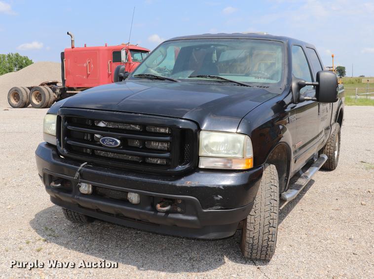 image for item DQ9460 2003 Ford F250 Super Duty Crew Cab pickup truck