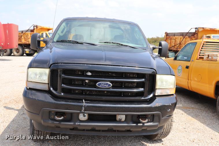 image for item DQ9460 2003 Ford F250 Super Duty Crew Cab pickup truck