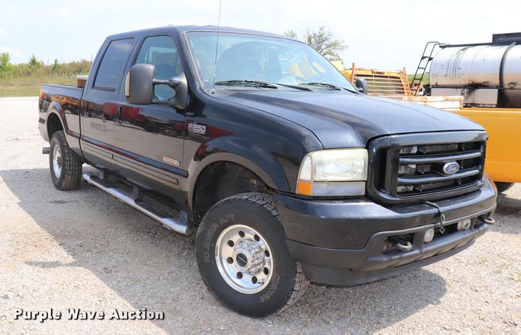 image for item DQ9460 2003 Ford F250 Super Duty Crew Cab pickup truck