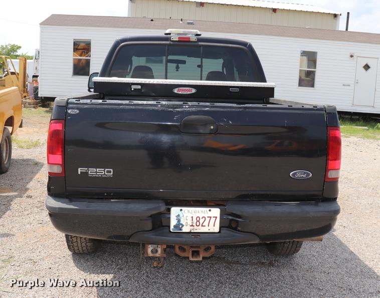 image for item DQ9460 2003 Ford F250 Super Duty Crew Cab pickup truck