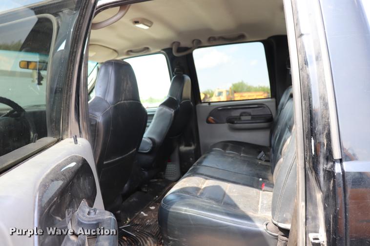 image for item DQ9460 2003 Ford F250 Super Duty Crew Cab pickup truck