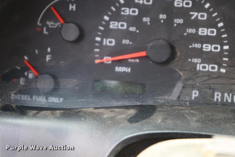 image for item DQ9460 2003 Ford F250 Super Duty Crew Cab pickup truck