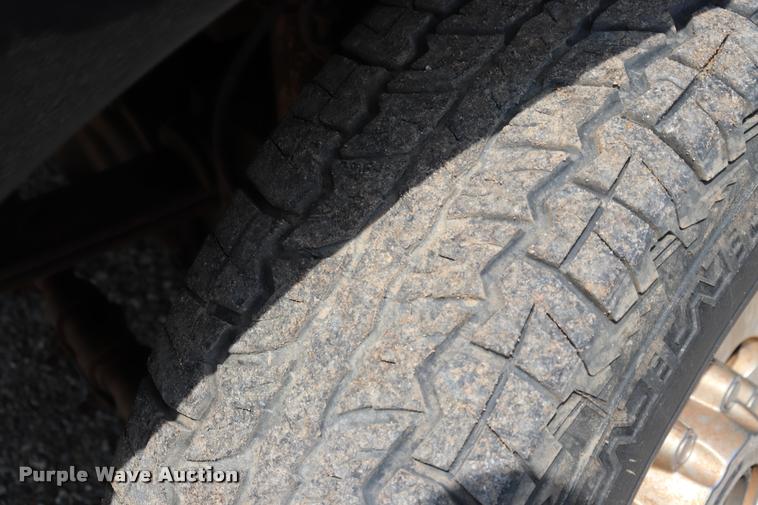 image for item DQ9460 2003 Ford F250 Super Duty Crew Cab pickup truck