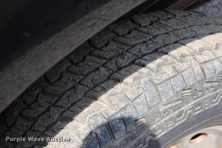 image for item DQ9460 2003 Ford F250 Super Duty Crew Cab pickup truck