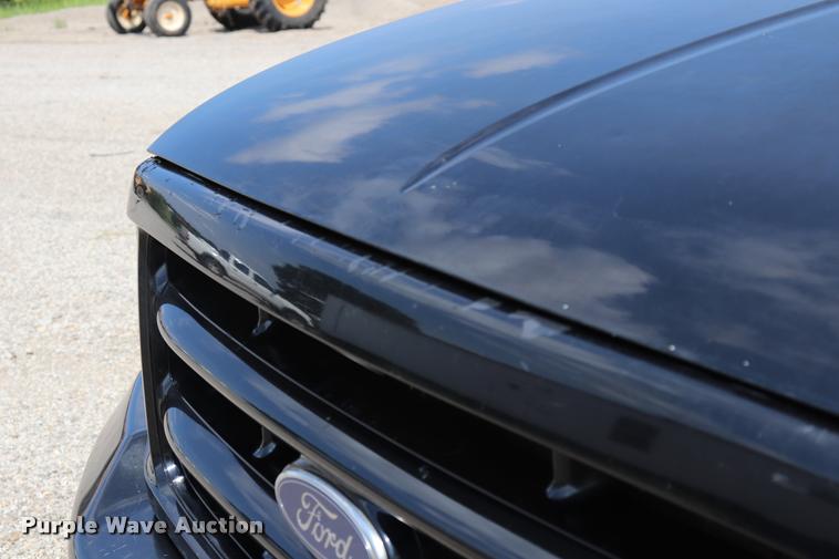 image for item DQ9460 2003 Ford F250 Super Duty Crew Cab pickup truck