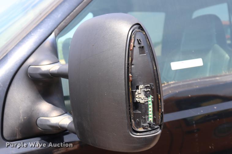 image for item DQ9460 2003 Ford F250 Super Duty Crew Cab pickup truck