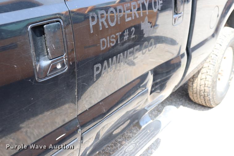 image for item DQ9460 2003 Ford F250 Super Duty Crew Cab pickup truck