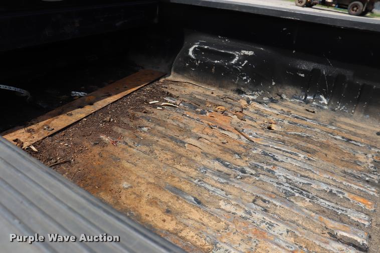 image for item DQ9460 2003 Ford F250 Super Duty Crew Cab pickup truck