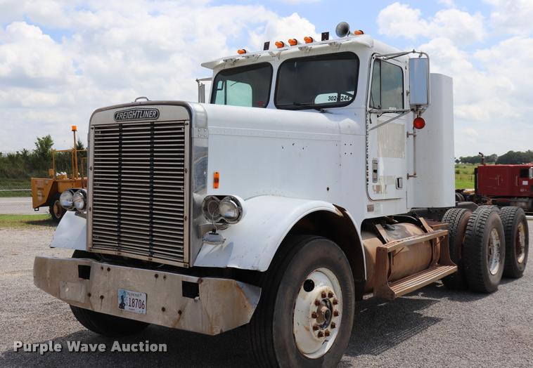 image for item DQ9461 1986 Freightliner FLC semi truck