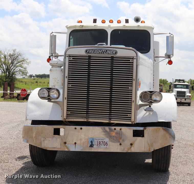 image for item DQ9461 1986 Freightliner FLC semi truck
