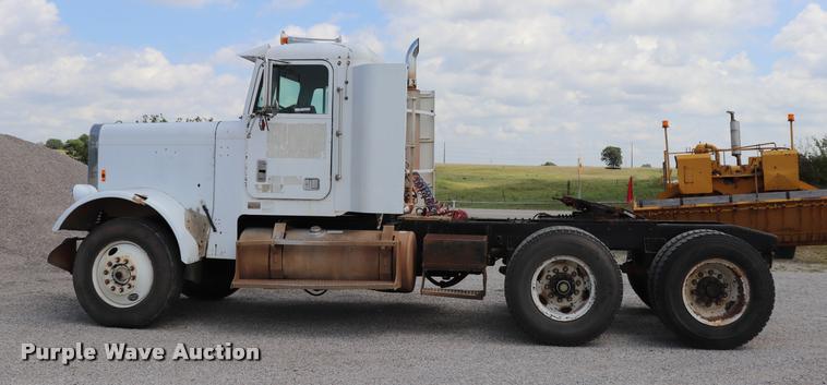 image for item DQ9461 1986 Freightliner FLC semi truck