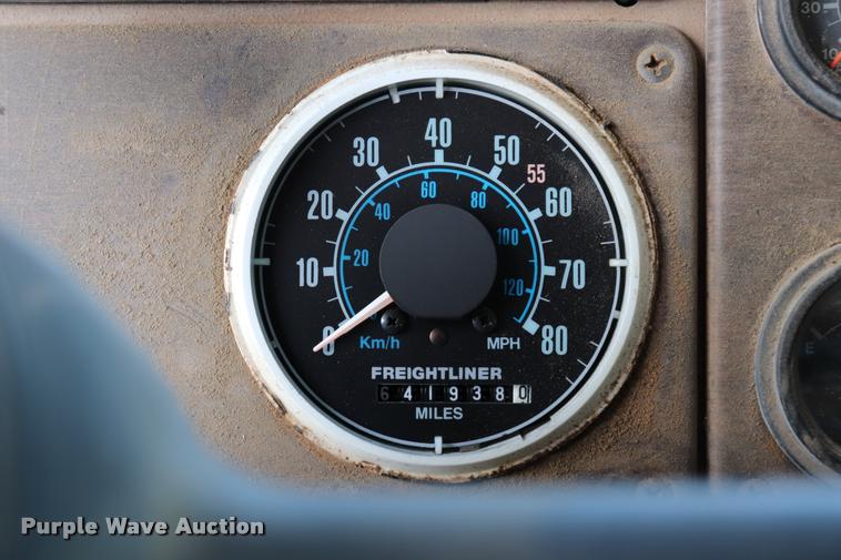 image for item DQ9461 1986 Freightliner FLC semi truck