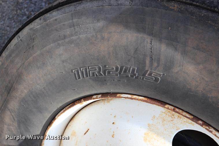 image for item DQ9461 1986 Freightliner FLC semi truck