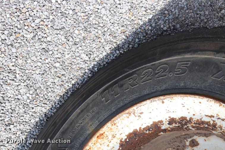 image for item DQ9461 1986 Freightliner FLC semi truck