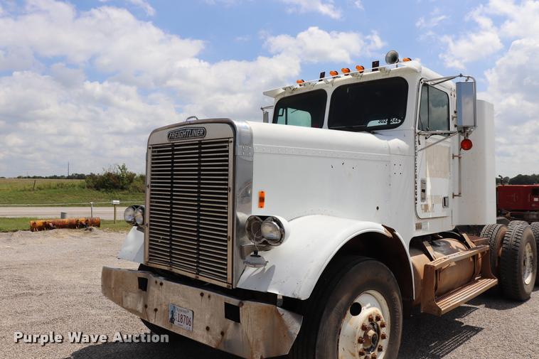 image for item DQ9461 1986 Freightliner FLC semi truck