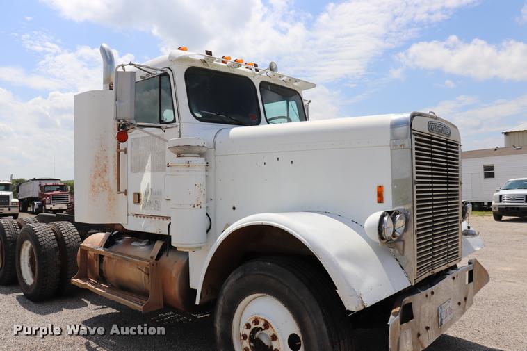 image for item DQ9461 1986 Freightliner FLC semi truck
