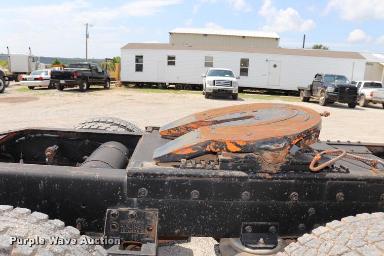 image for item DQ9461 1986 Freightliner FLC semi truck