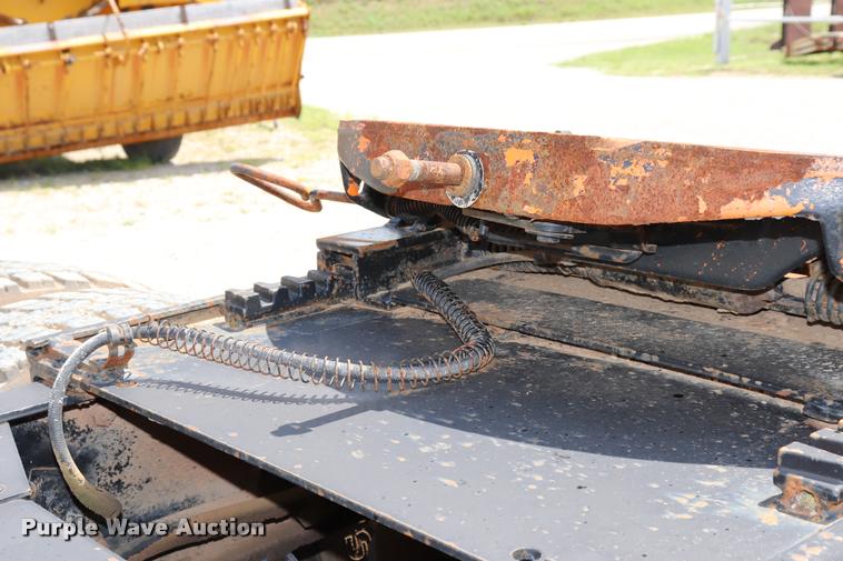 image for item DQ9461 1986 Freightliner FLC semi truck