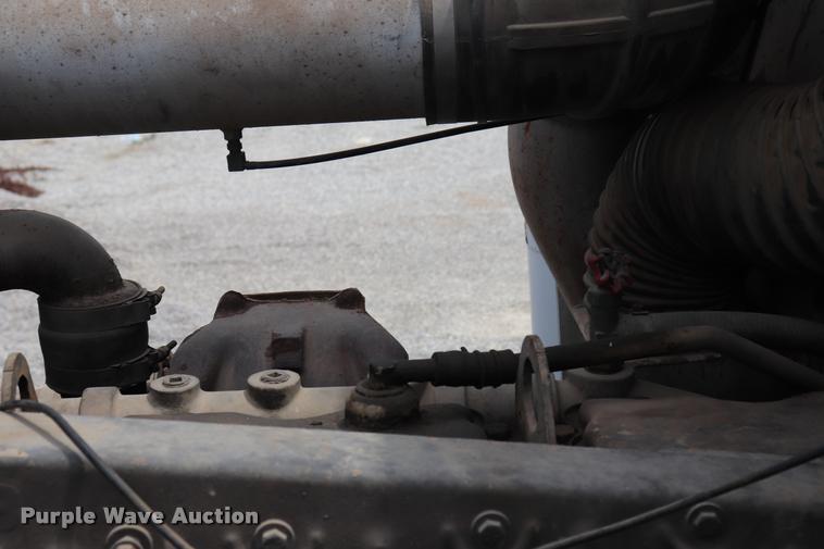 image for item DQ9461 1986 Freightliner FLC semi truck