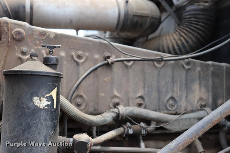 image for item DQ9461 1986 Freightliner FLC semi truck