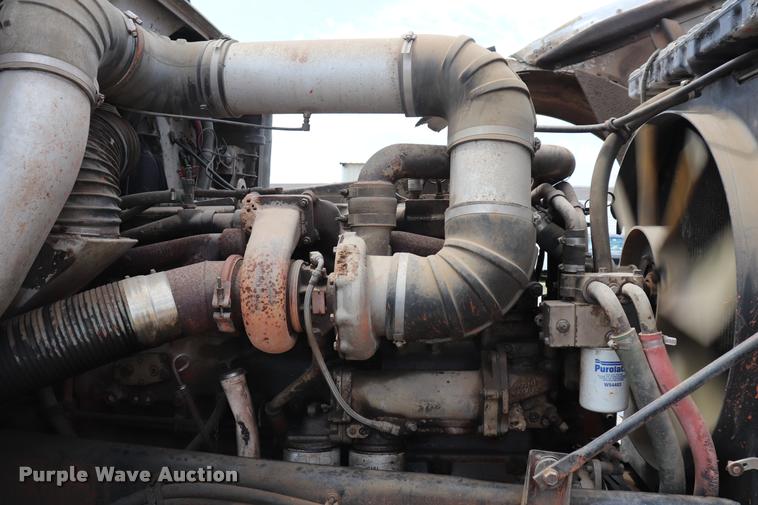 image for item DQ9461 1986 Freightliner FLC semi truck