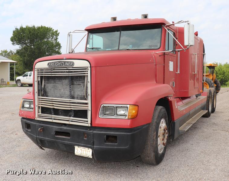 image for item DQ9462 1993 Freightliner FLD semi truck