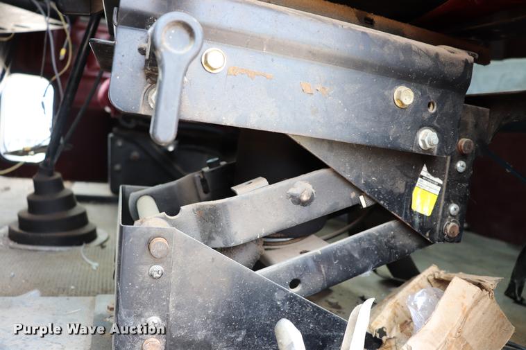 image for item DQ9462 1993 Freightliner FLD semi truck