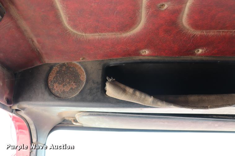 image for item DQ9462 1993 Freightliner FLD semi truck