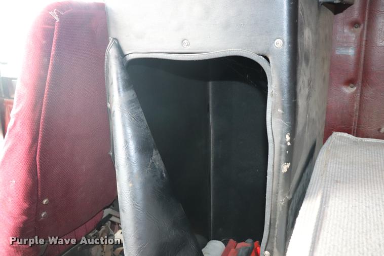 image for item DQ9462 1993 Freightliner FLD semi truck