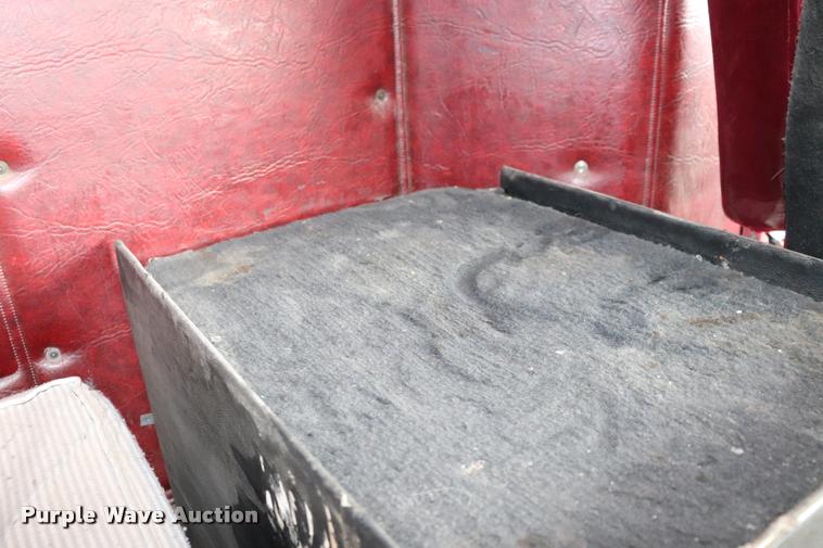 image for item DQ9462 1993 Freightliner FLD semi truck