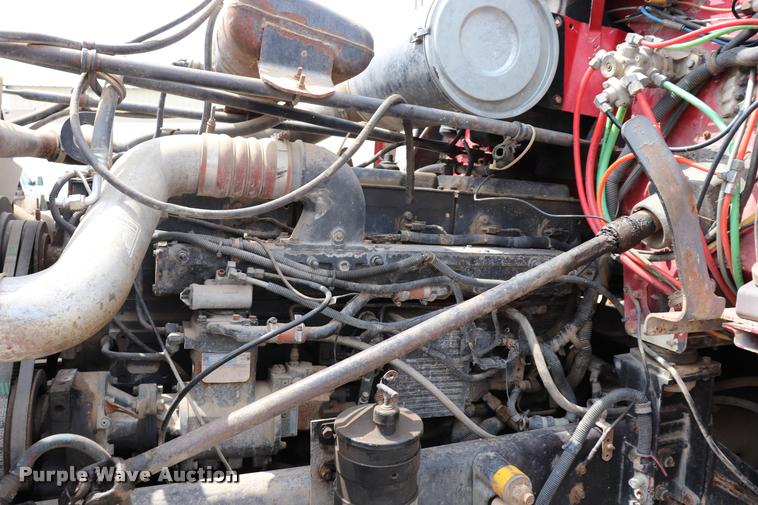 image for item DQ9462 1993 Freightliner FLD semi truck