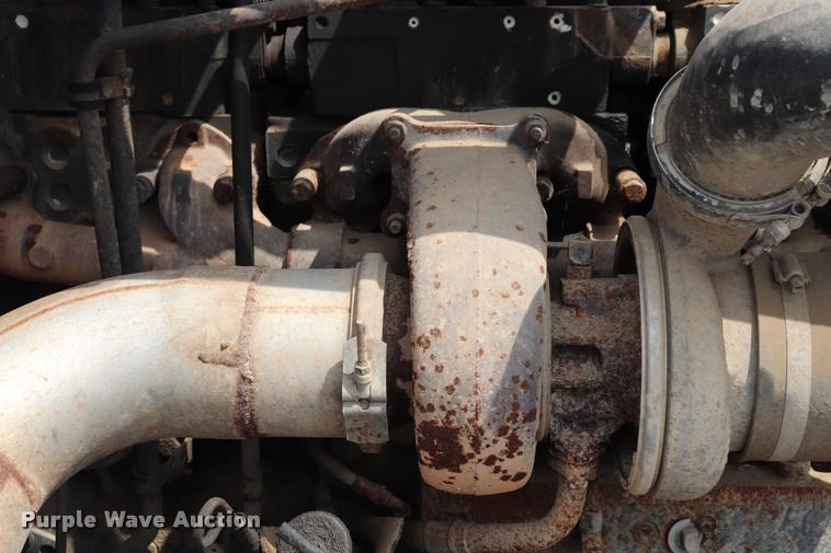 image for item DQ9462 1993 Freightliner FLD semi truck