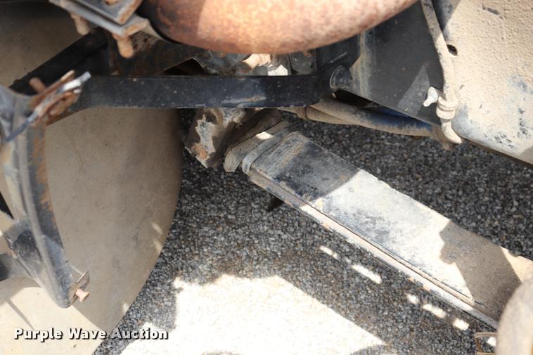 image for item DQ9462 1993 Freightliner FLD semi truck