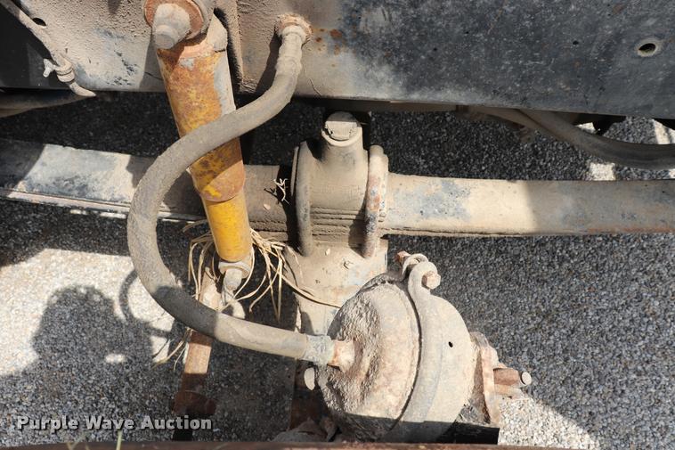 image for item DQ9462 1993 Freightliner FLD semi truck