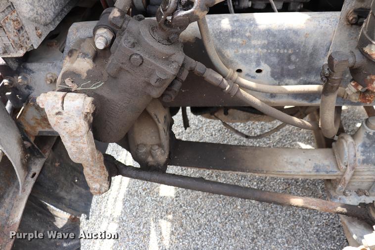 image for item DQ9462 1993 Freightliner FLD semi truck