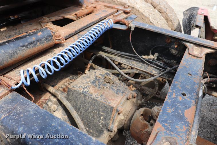 image for item DQ9462 1993 Freightliner FLD semi truck